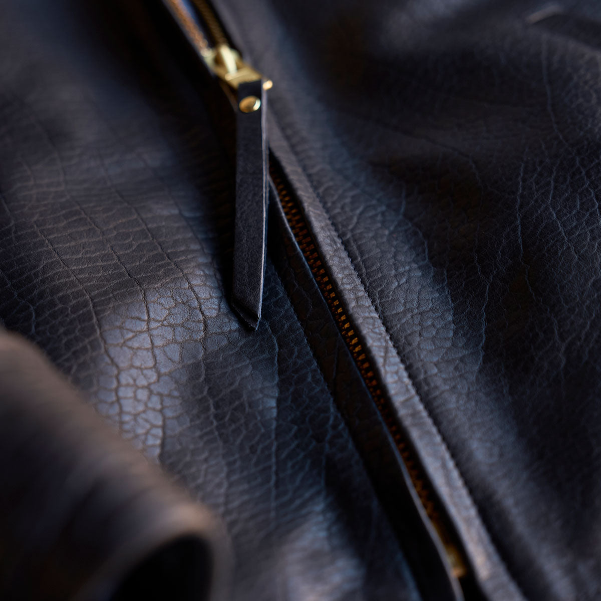 No.109 Bison Americana Bomber | Black