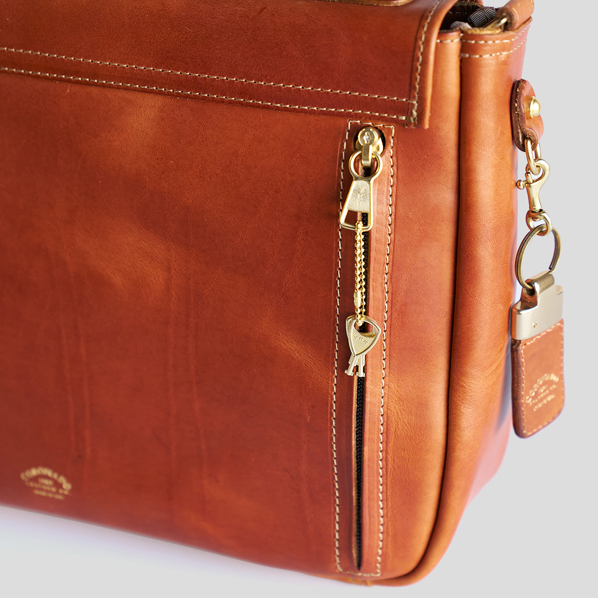 No.201 Americana Messenger | Chestnut