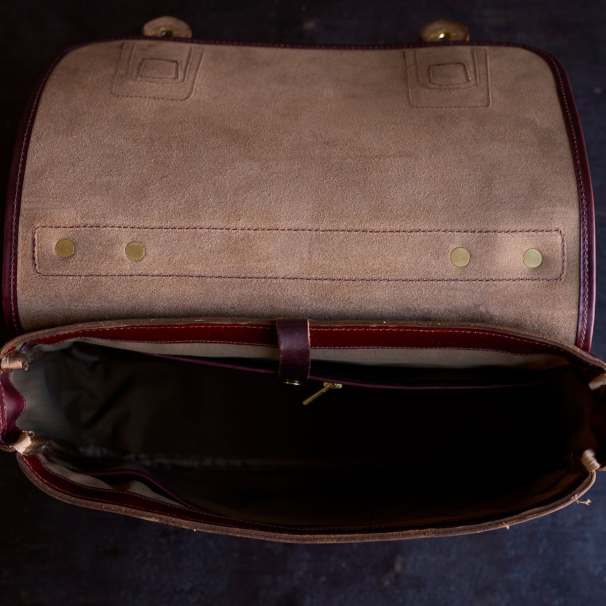 No. 201 Chromexcel® Messenger & Shell Cordovan | Color #8