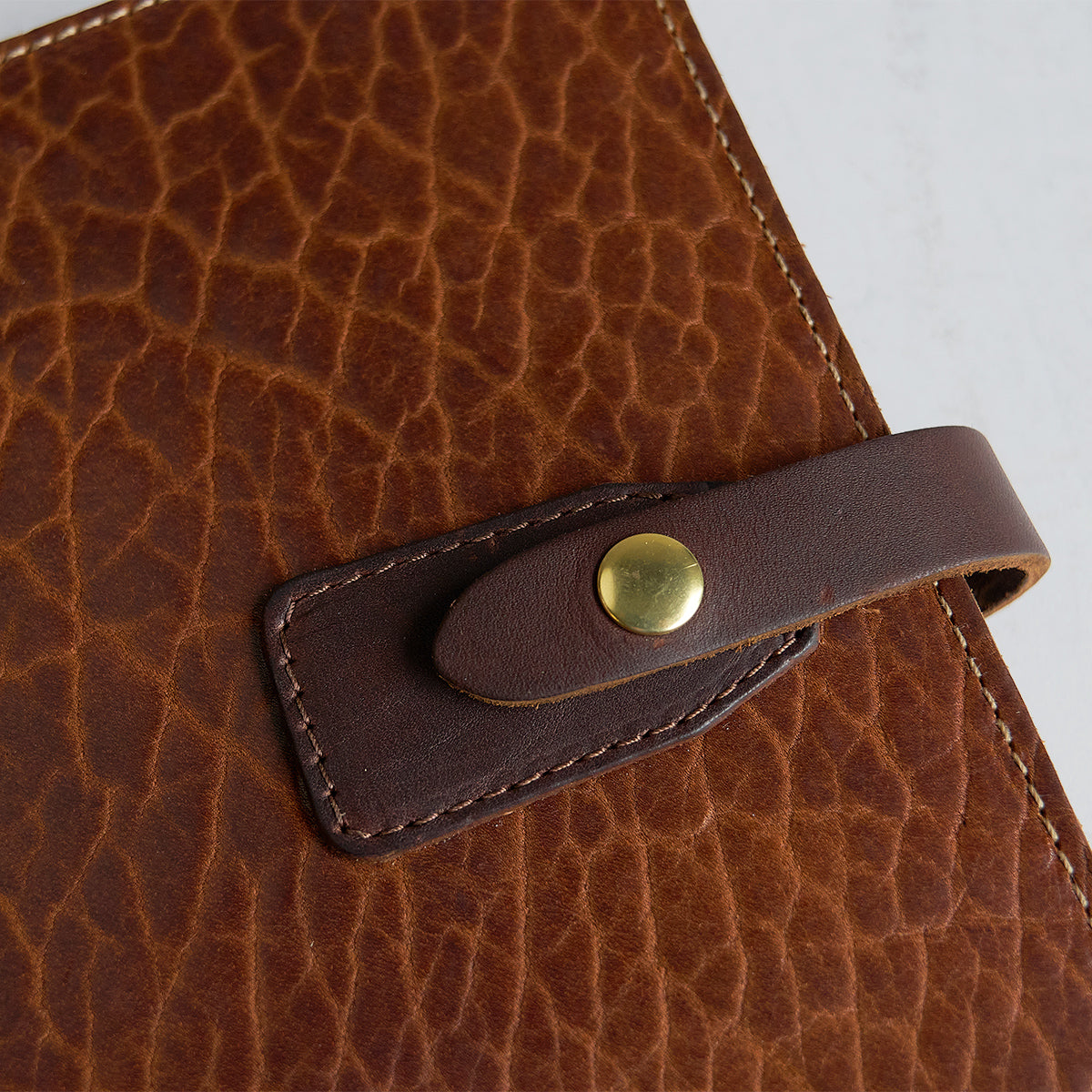 Bison Folio No.206 | Walnut