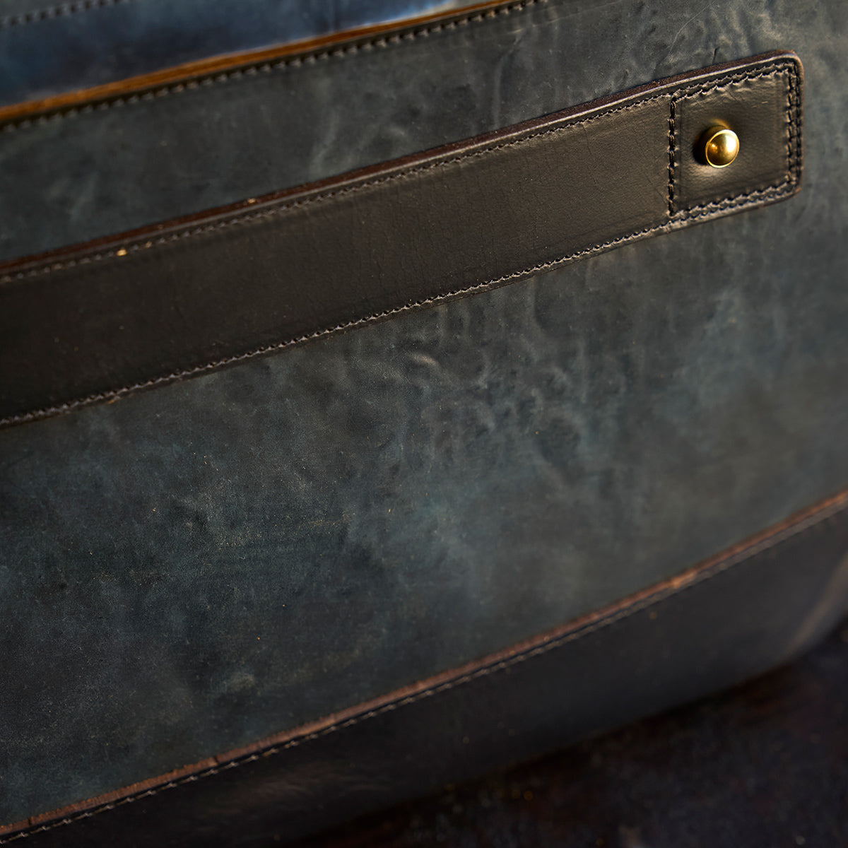 No.541 Chicago Shell Briefcase | Horween® Marbled Black