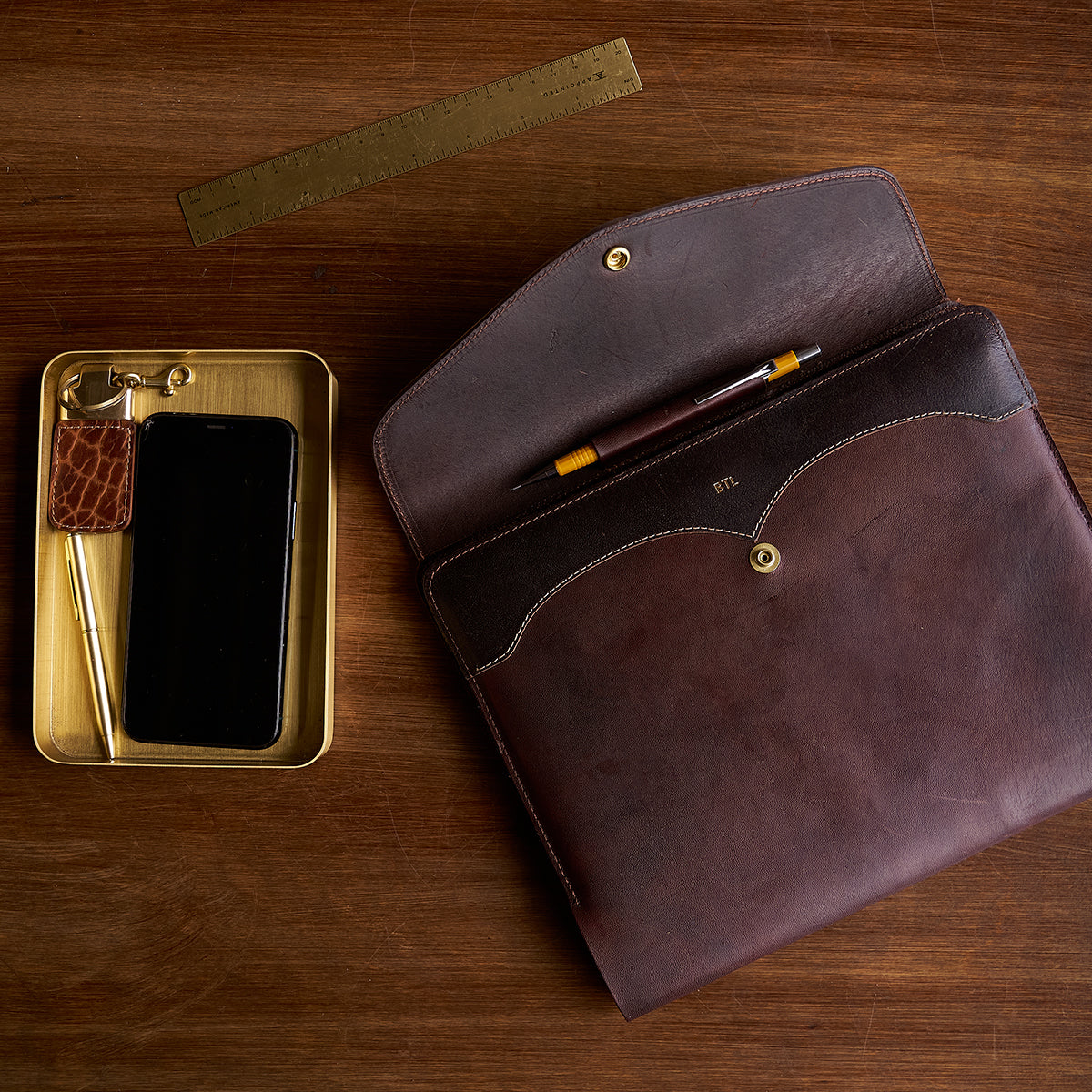 No.810 A5 Portfolio | Horween® Horsehide