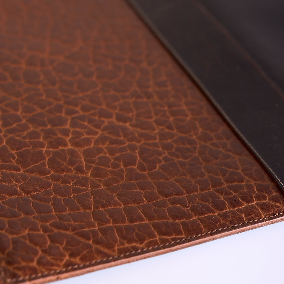 No.814 A4 Portfolio | Shrunken Bison Walnut