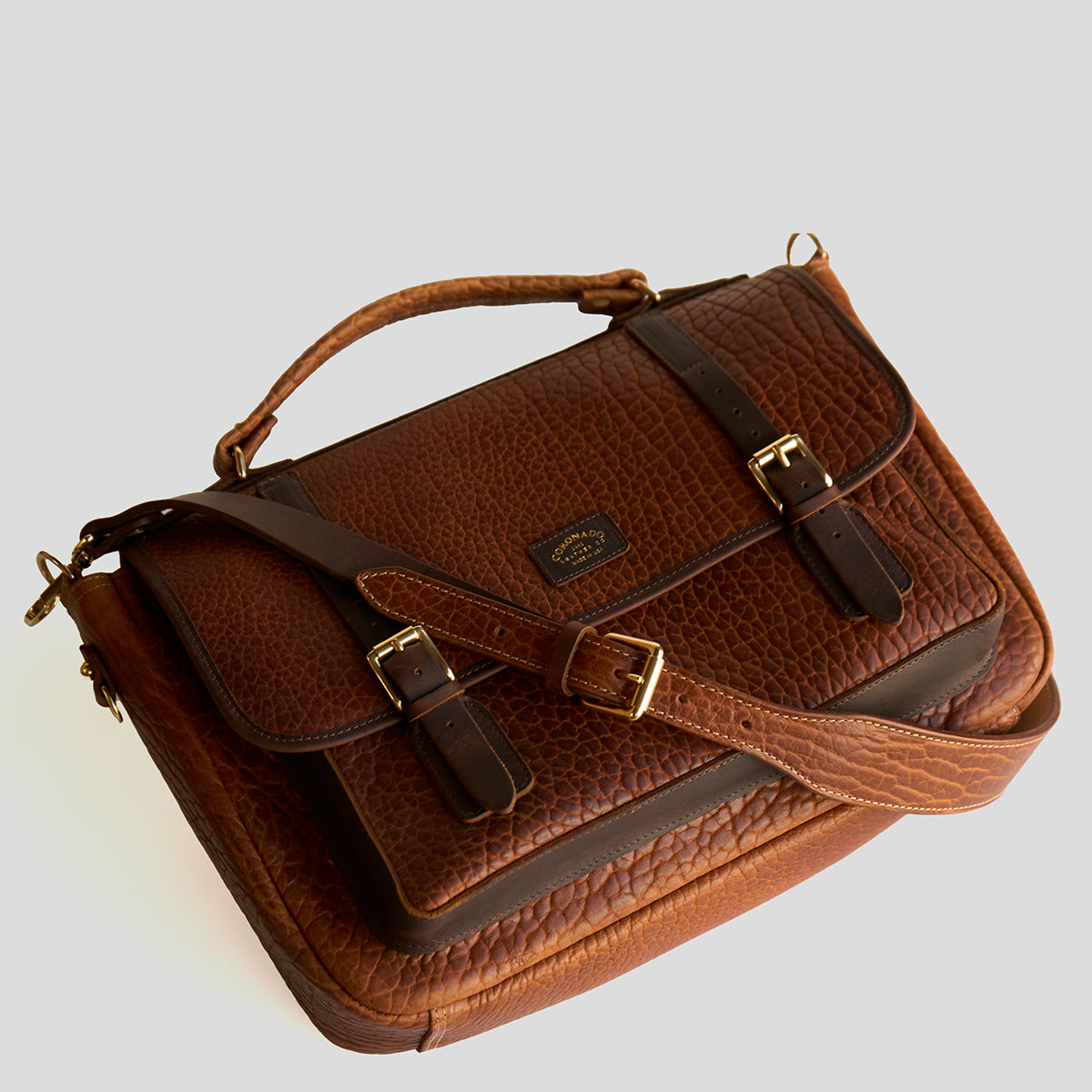 No.935 CEO MESSENGER | Bison Walnut