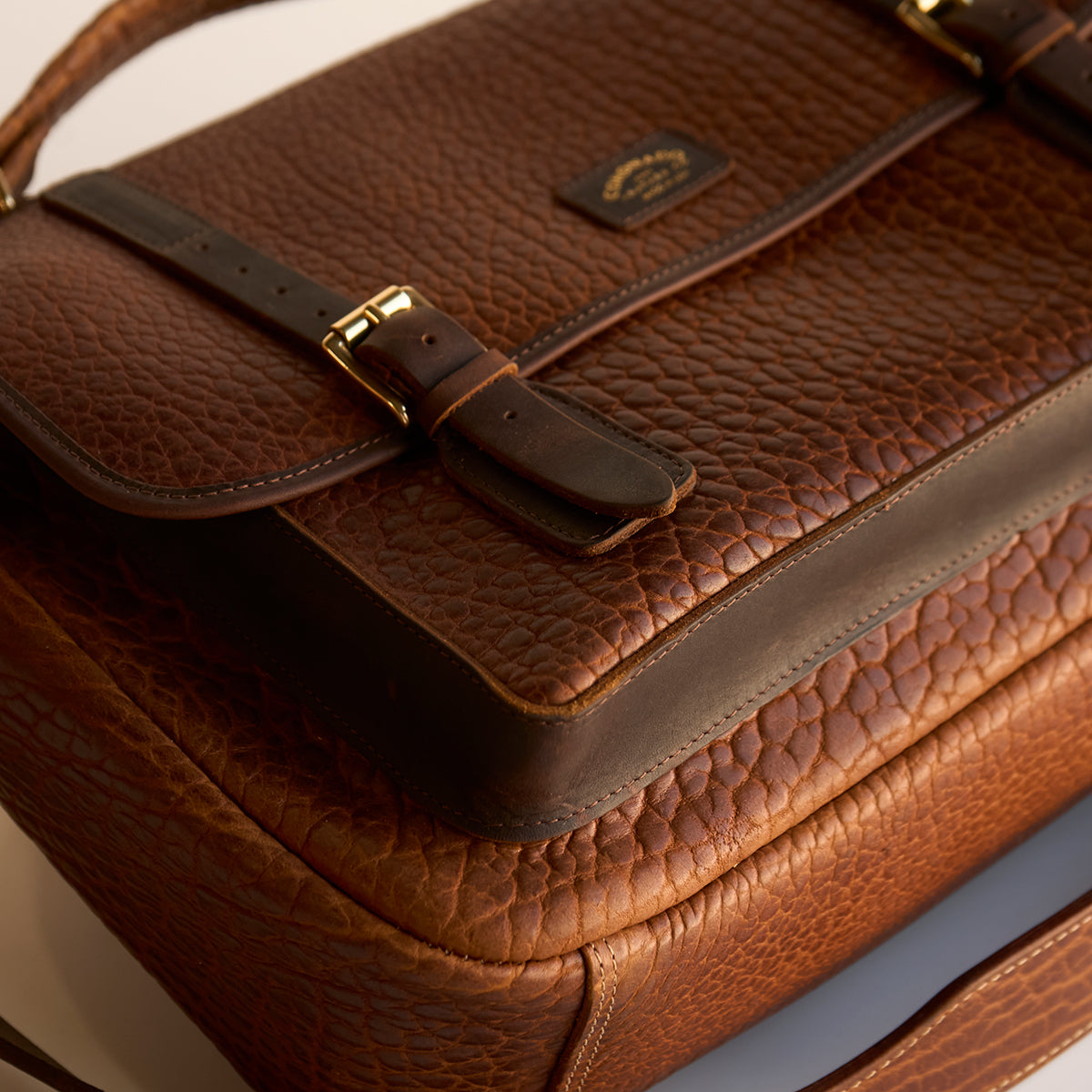 No.935 CEO MESSENGER | Bison Walnut