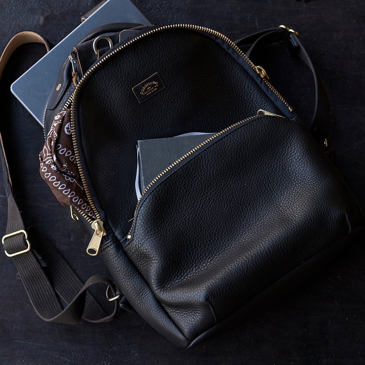 No.950 Clark II Backpack | Olive-Tanned Black Bullhide