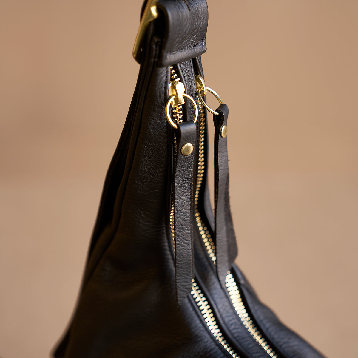 No.995 Monterey Hobo | Black