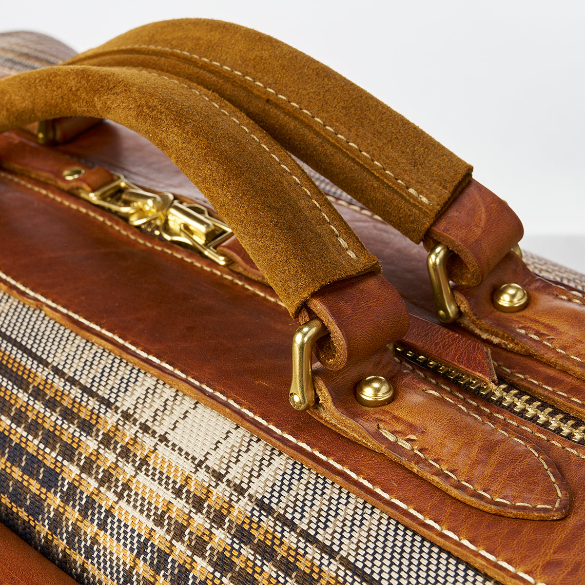 Sutton CEO Duffel #207 | LE