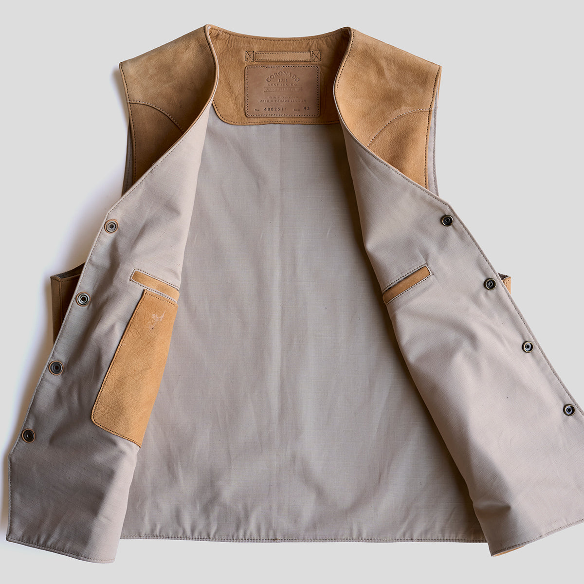 No.480 Fremont Vest | Nubuck Natural