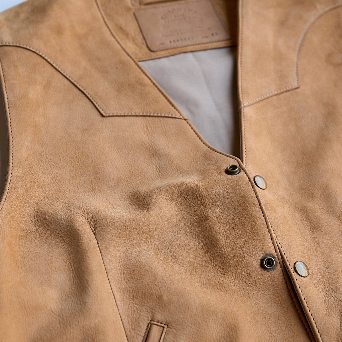 No.480 Fremont Vest | Nubuck Natural