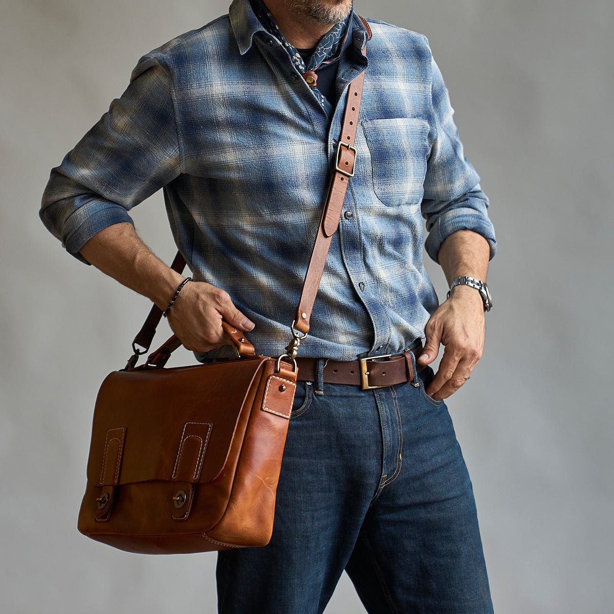 No.201 Americana Messenger | Chestnut