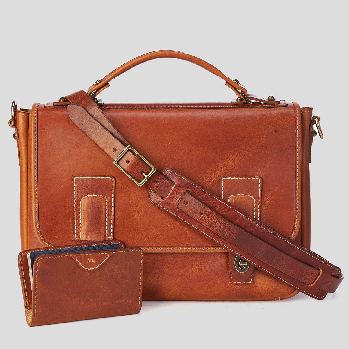 No.201 Americana Messenger | Chestnut