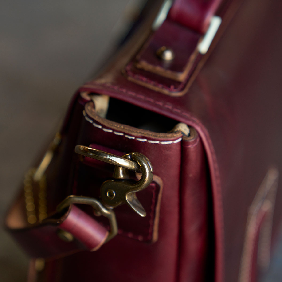 No. 201 Chromexcel® Messenger | #8