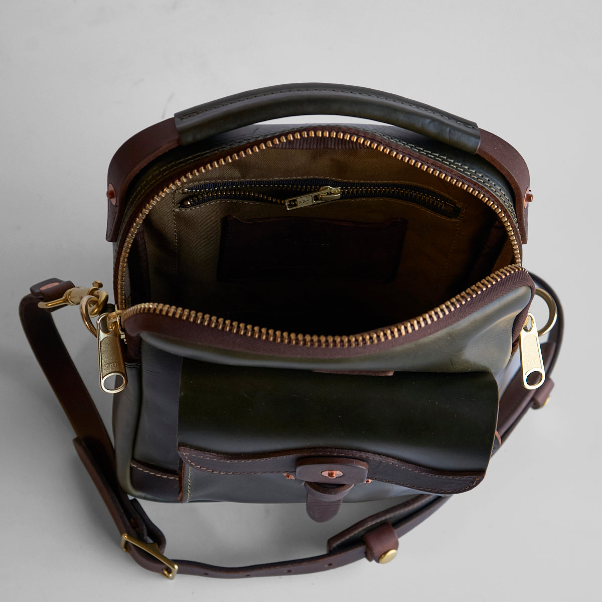 The Primo Crossbody No.277 | CXL® Forest Green