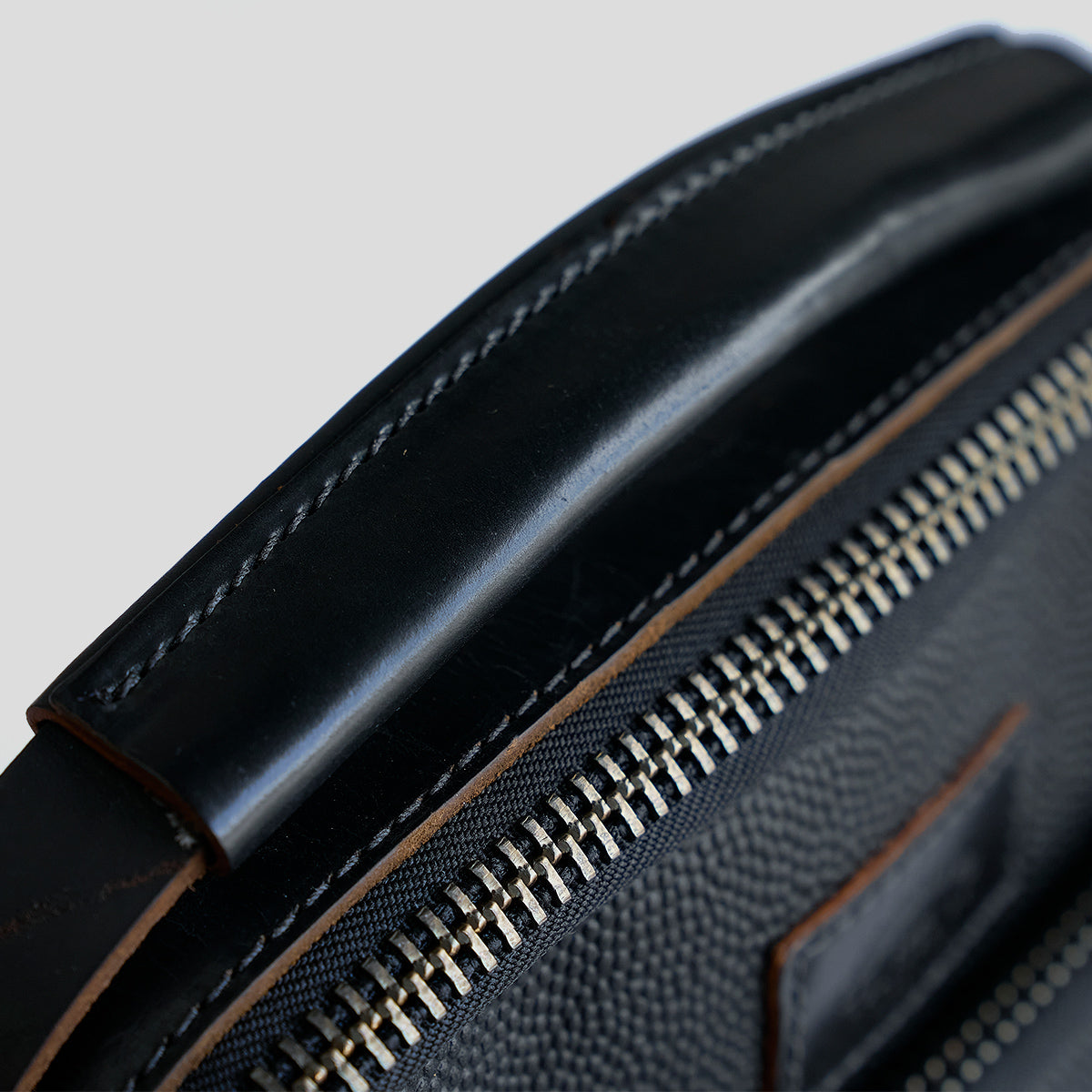 Field Crossbody No.177 | Football Black