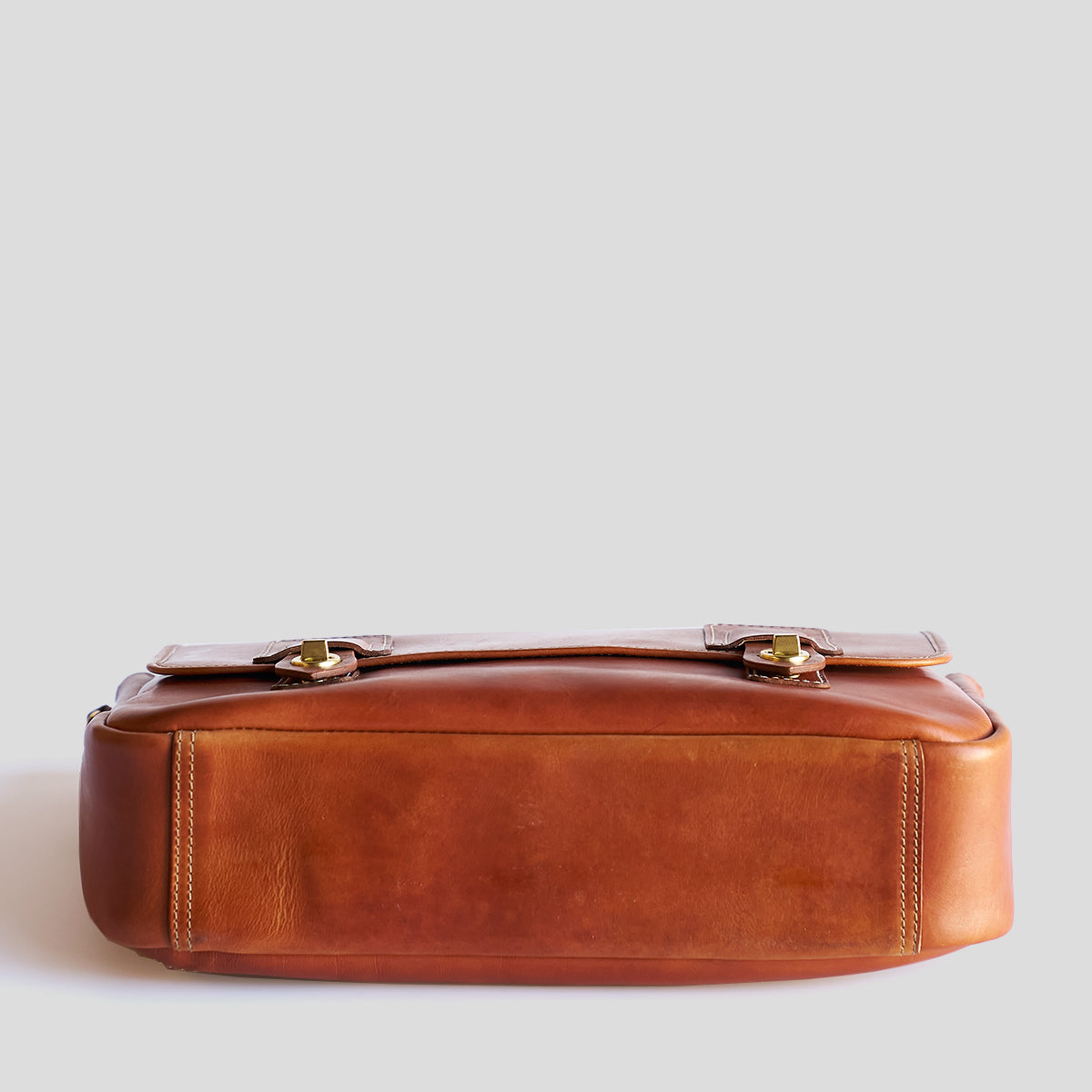 No.210 Americana Messenger | Chestnut