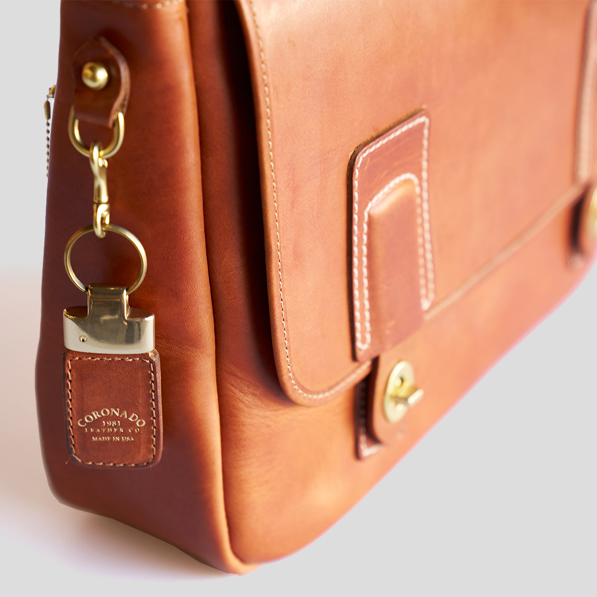 No.210 Americana Messenger | Chestnut