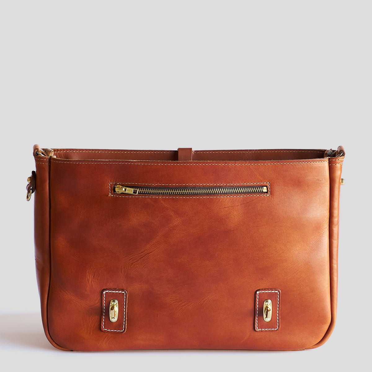 No.210 Americana Messenger | Chestnut