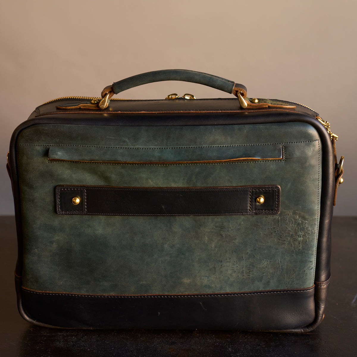No.541 Chicago Shell Briefcase | Horween® Marbled Black