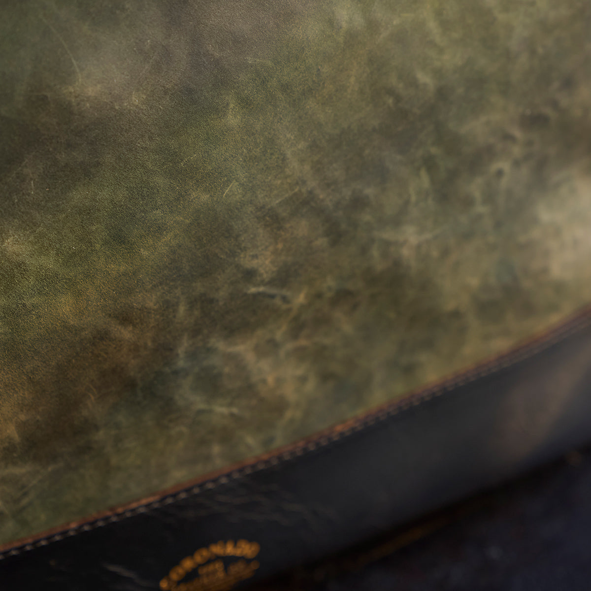 No.541 Chicago Shell Briefcase | Horween® Marbled Black