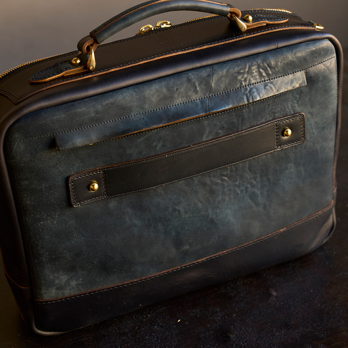 No.541 Chicago Shell Briefcase | Horween® Marbled Black