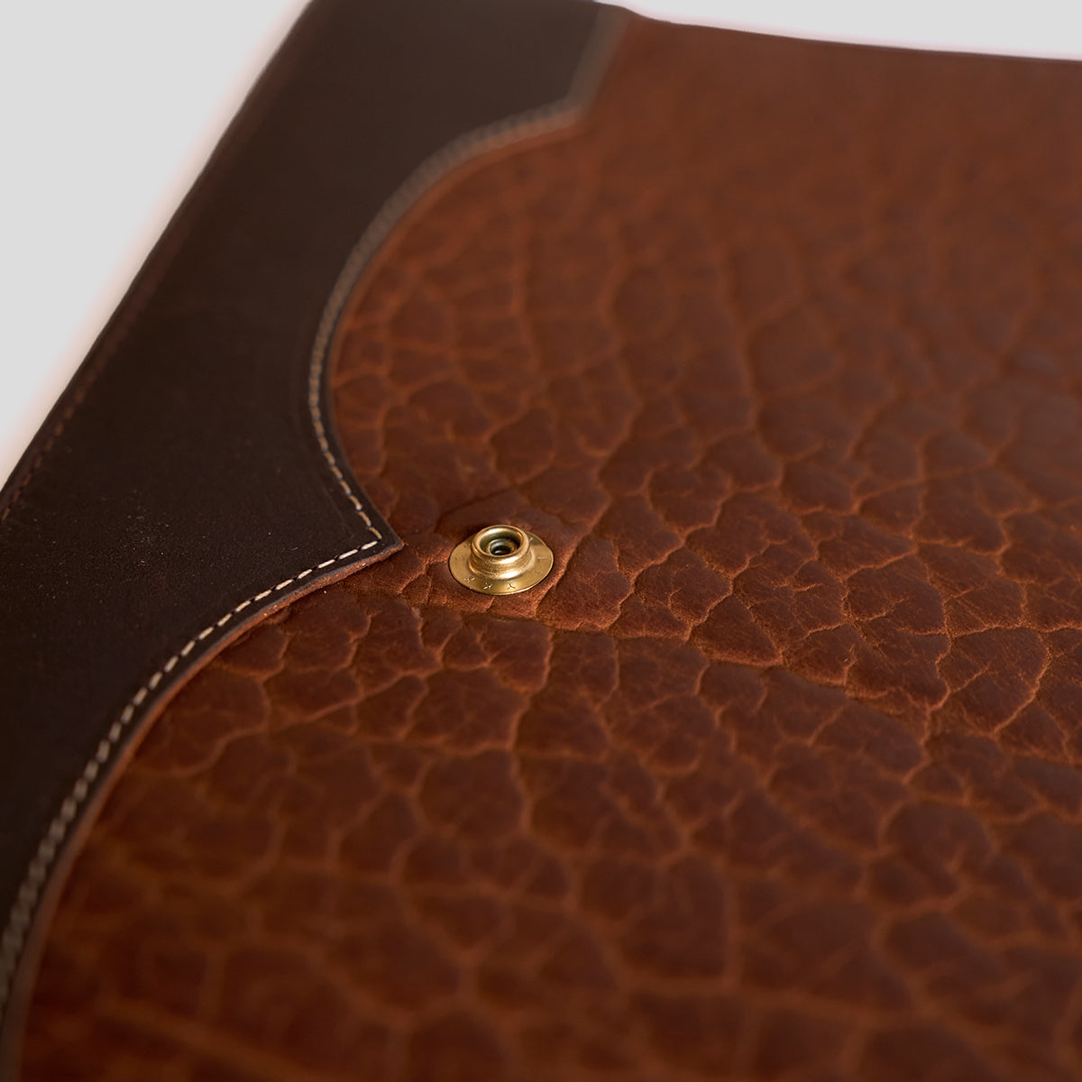 No.814 A4 Portfolio | Shrunken Bison Walnut