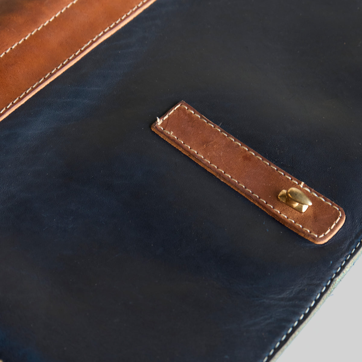 No. 901 Stone-Washed Folio | Indigo & Horse