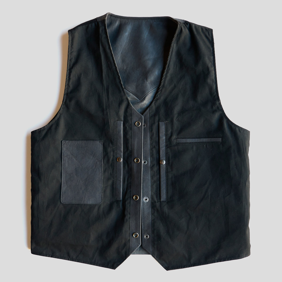 No.450 Jackson Canvas & Bison Vest | Charcoal