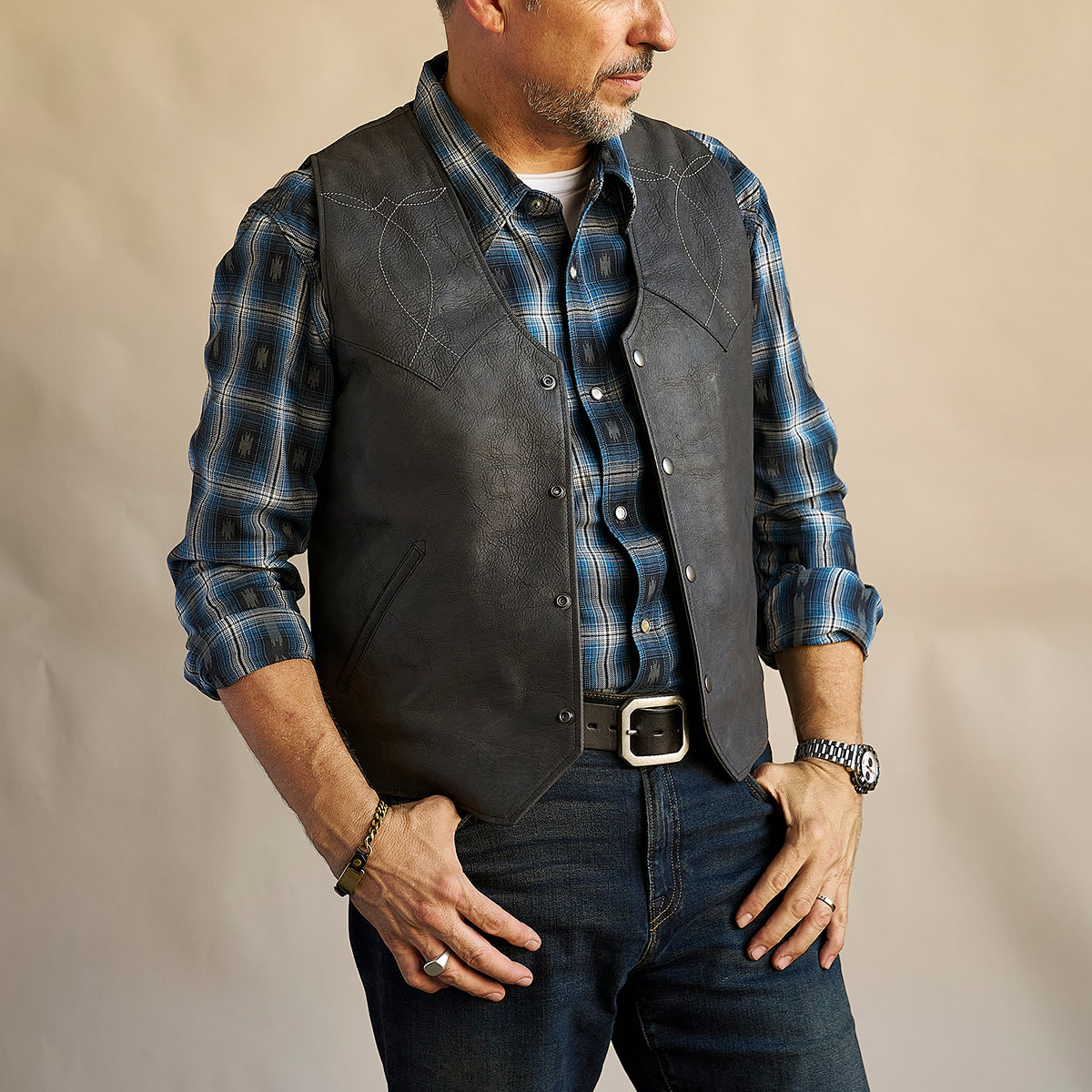 The Bison Austin Vest No.450 | Charcoal