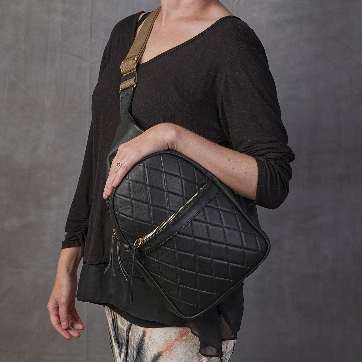 Loma Crossbody Sling | LE Diamond Quilted