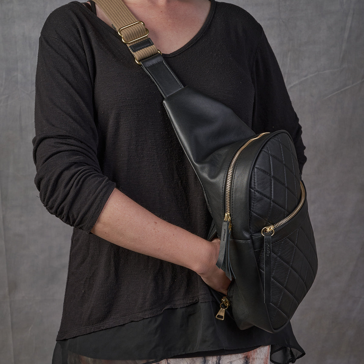 Loma Crossbody Sling | LE Diamond Quilted